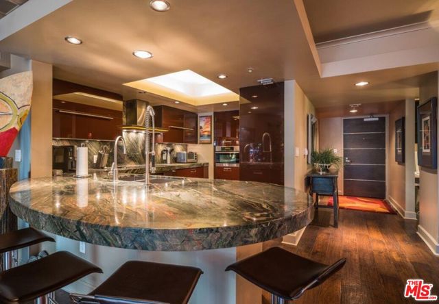 Property photo of 13700 Marina Pointe DR
