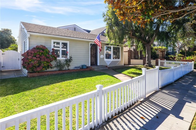 Property photo of 328 Poinsettia