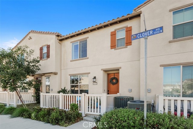 Property photo of 1035 W Clover