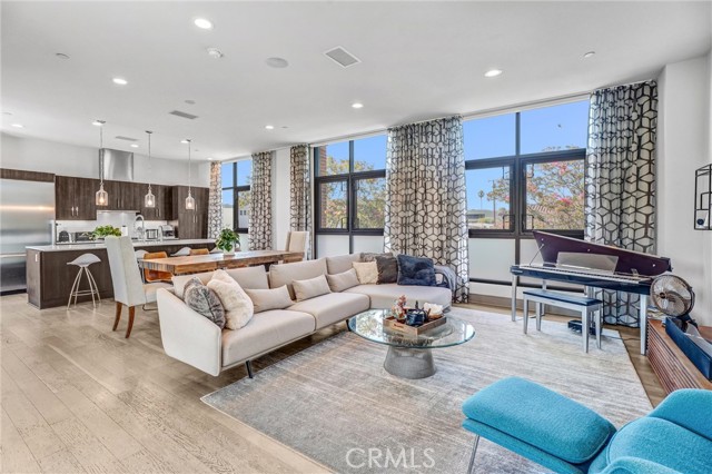 Property photo of 820 Mission ST