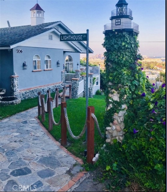 Property photo of 706 W 29th