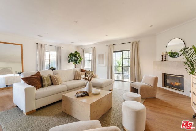 Property photo of 11737 Darlington AV