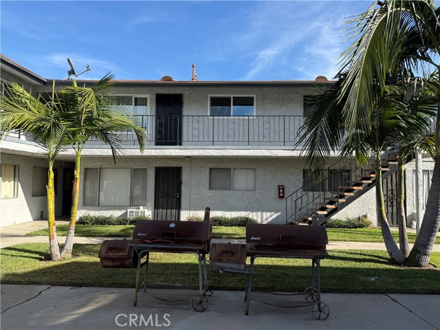 Property photo of 2890 E Artesia