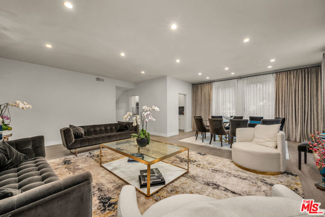 Property photo of 438 N Palm DR