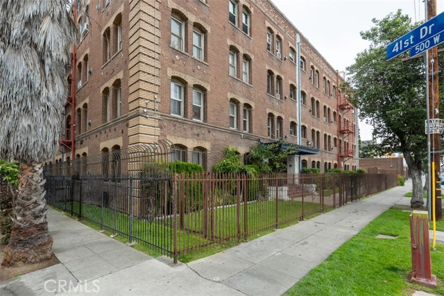 Property photo of 4125 S Figueroa ST