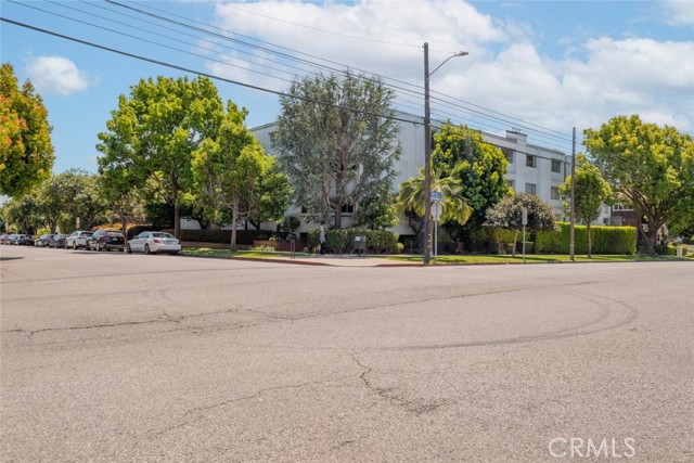 Property photo of 930 California AV