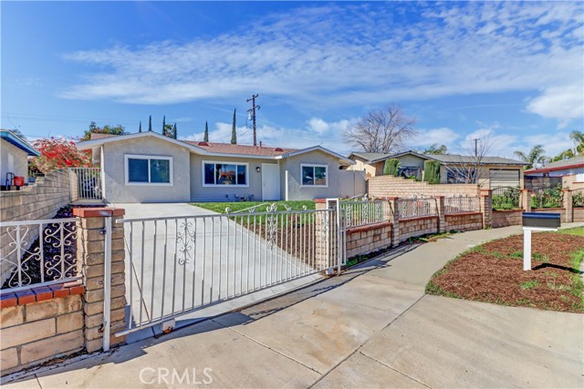 Property photo of 623 E Elm ST