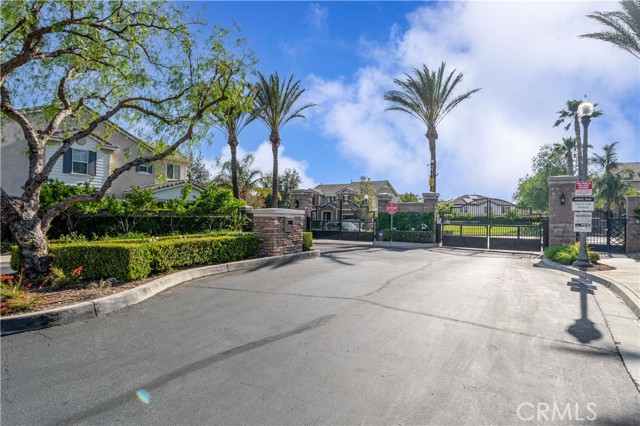 Property photo of 15601 N Peak LN