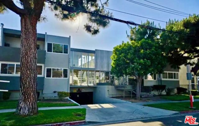 Photo of 315 N Hillcrest Bl