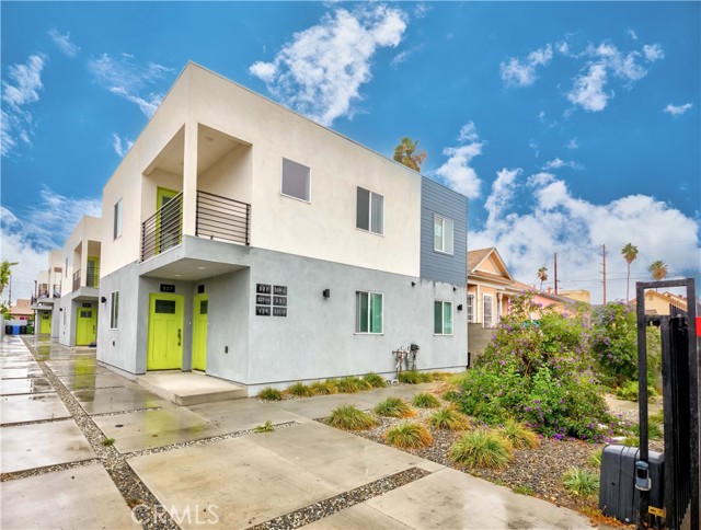 Property photo of 531 W 80TH