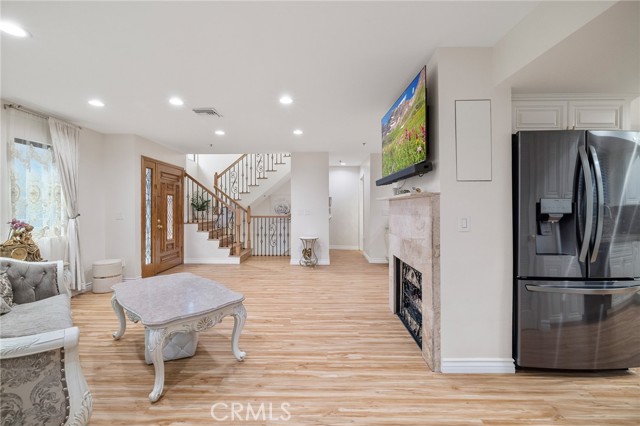 Photo of 301 W Loraine St