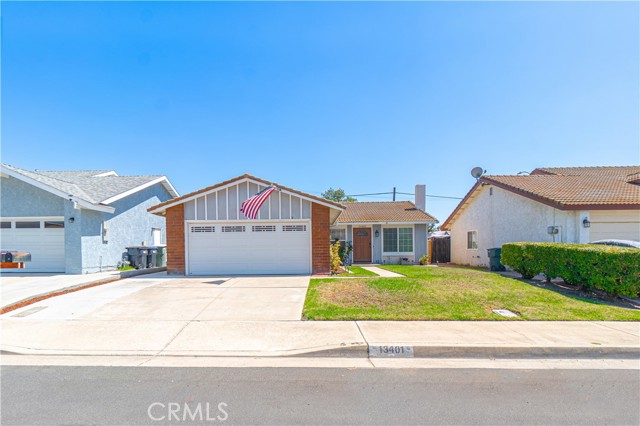Property photo of 13401 Wisteria PL