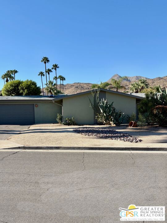 Property photo of 5111 E Bobolink LN