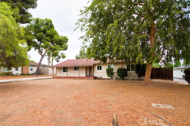 Property photo of 910 W Valencia Mesa