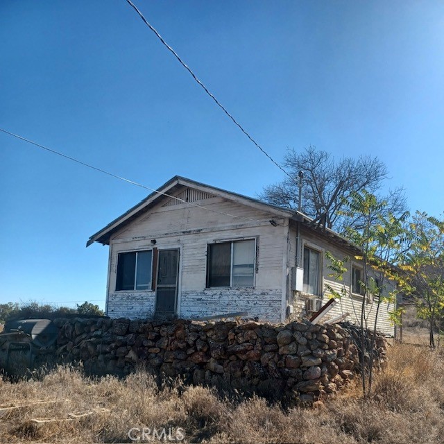 Property photo of 17751 Lake Matthew Dr.