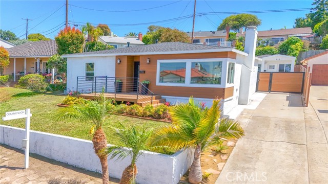 Property photo of 204 Via Colusa