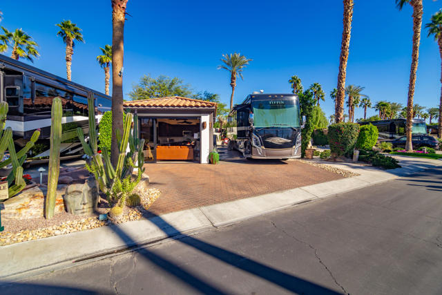 Property photo of 80501 Avenue 48