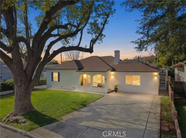 Photo of 621 Roselli St