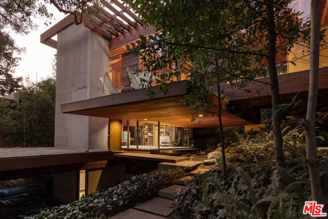 Property photo of 715 Brooktree RD