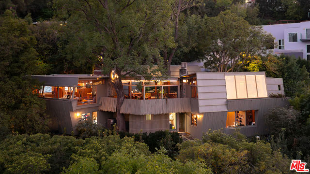 Property photo of 3580 Multiview DR