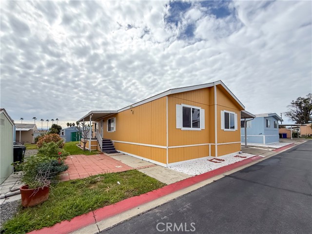 Property photo of 1855 E Riverside