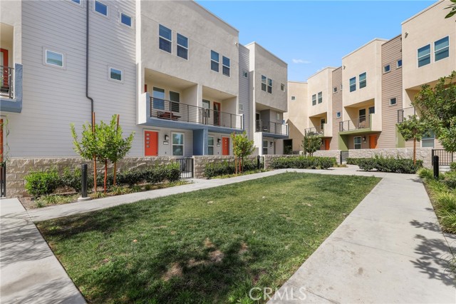 Property photo of 1643 W Lincoln AV