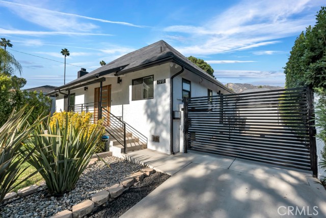 Property photo of 1911 W Kenneth