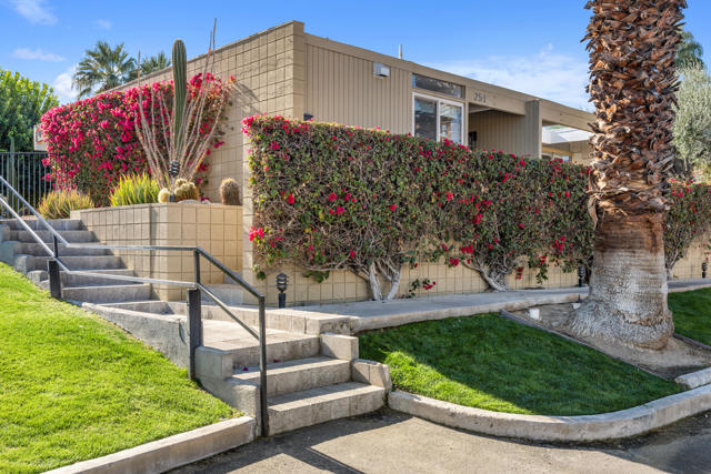 Property photo of 251 Sandpiper ST