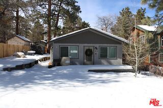 Property photo of 870 Holmes LN