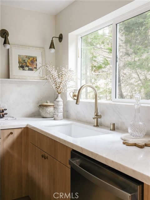 Photo of 27824 Fern Dell Rd