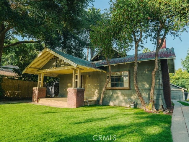 Photo of 216 Fairview Av