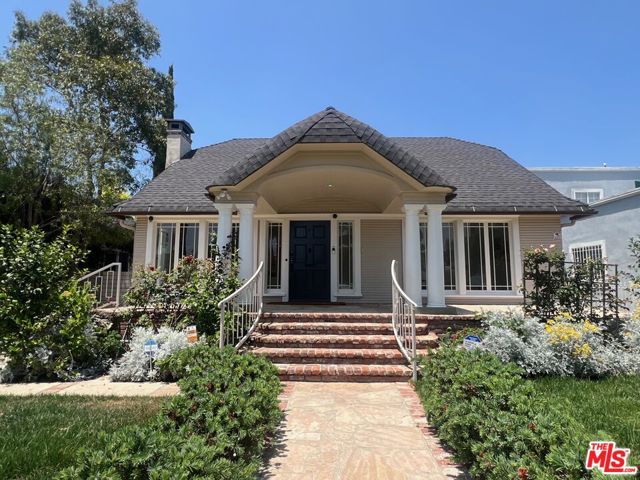 Property photo of 1107 S St Andrews PL