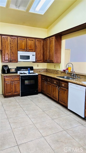 Property photo of 13590 Mica AV