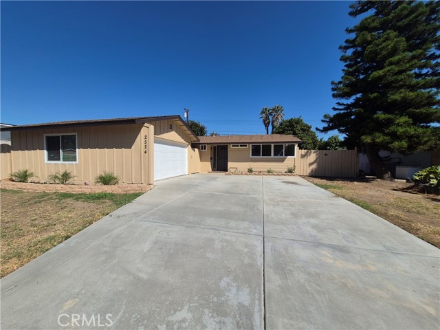 Property photo of 2524 E Santa Fe AV
