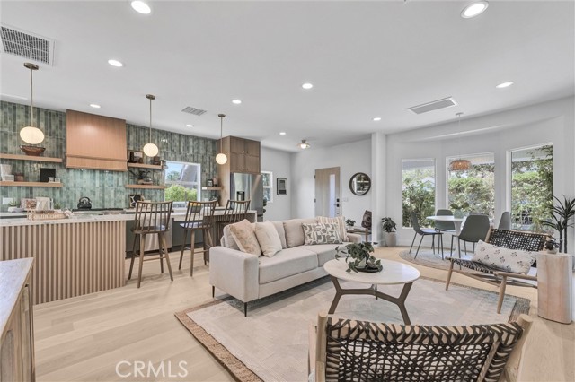 Property photo of 808 S Los Robles AV
