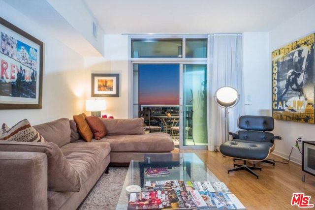 Property photo of 13700 Marina Pointe DR