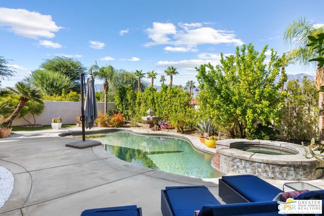 Property photo of 77 Via Las Flores