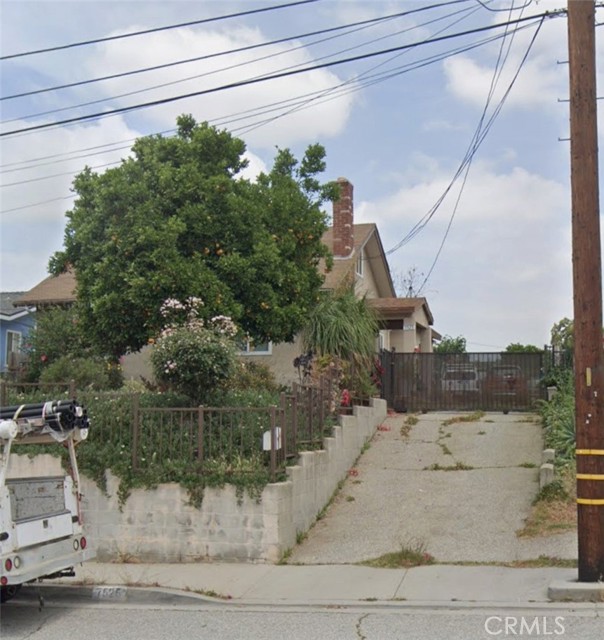 Property photo of 7525 Graves AV