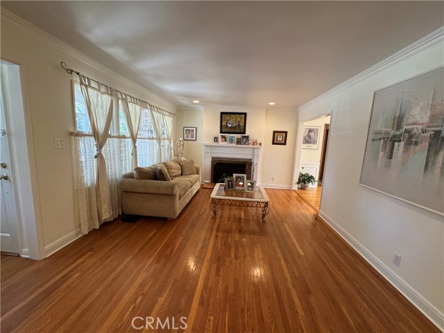 Property photo of 6552 Aqueduct AV