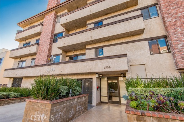 Property photo of 1739 Federal AV