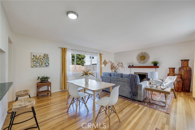 Property photo of 1343 W Oak