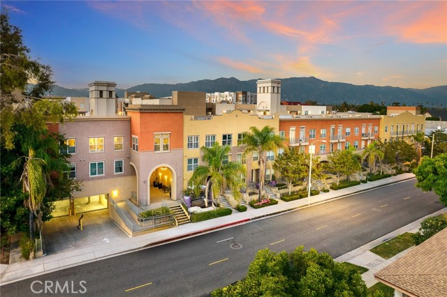 Photo of 83 E Commonwealth