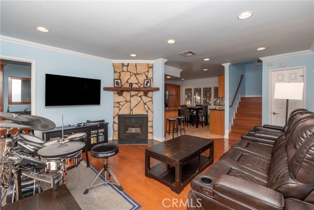 Photo of 4345 W 154th