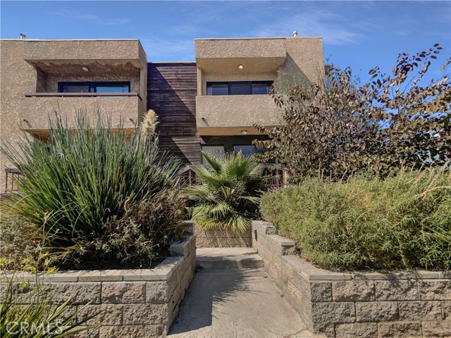 Property photo of 14735 Victory