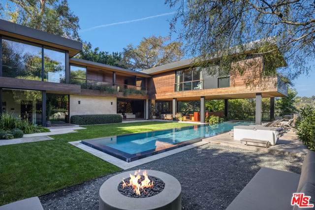 Property photo of 9551 Oak Pass RD