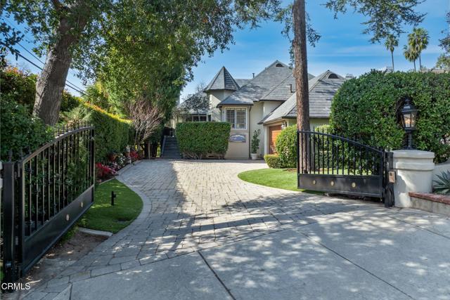 Photo of 1565 S Oak Knoll Av