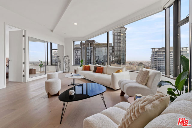 Property photo of 801 S Grand AV