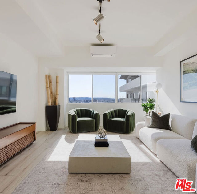 Property photo of 1155 N La Cienega BL