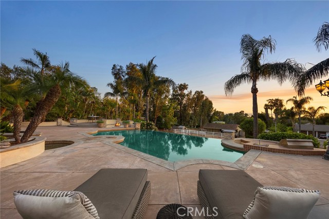 Property photo of 1767 N Kimbark LN