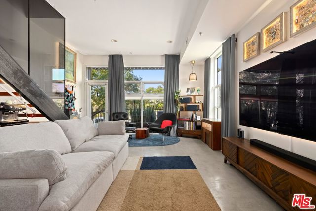 Property photo of 140 S Gramercy PL